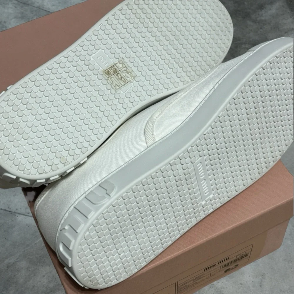 New In Box Miu Miu Calzature Donna Low Top Size. 8